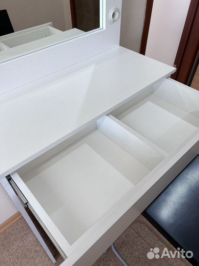 Стол для визажиста/ бровиста