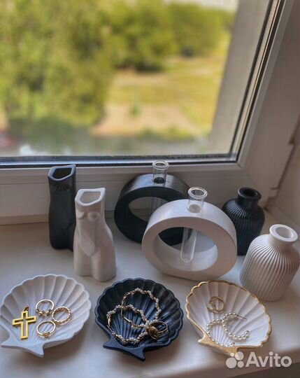 Вазы декоративные