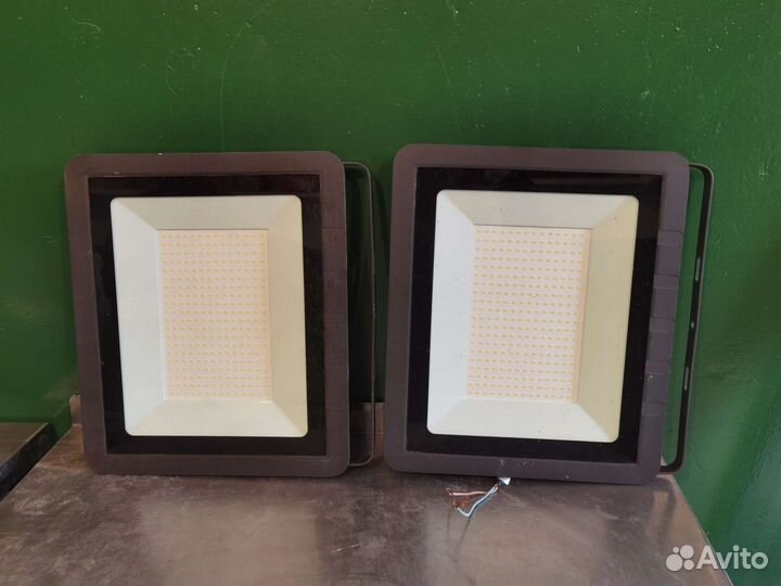 Светодиодный прожектор 200 вт