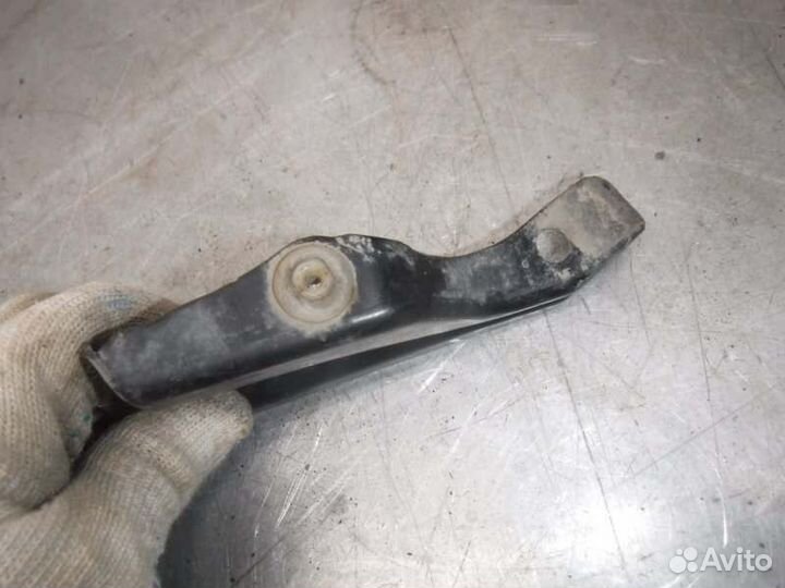 Кронштейн передний левый Toyota Lc Prado 120 1GR