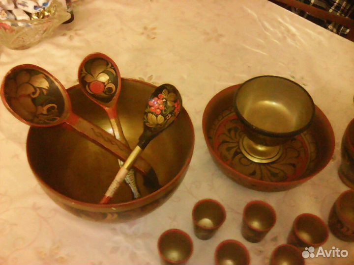 Посуда с хохломской росписью