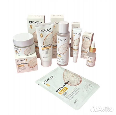 Набор косметики в коробке фирменной