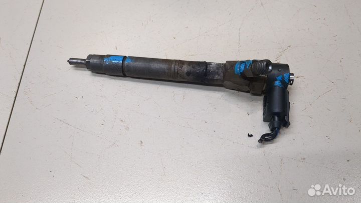 Форсунка топливная Mercedes Vito W638, 2001