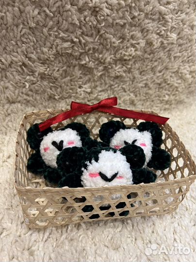 Вязаные лягушки