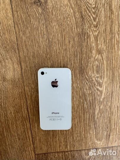 Телефон iPhone 4s