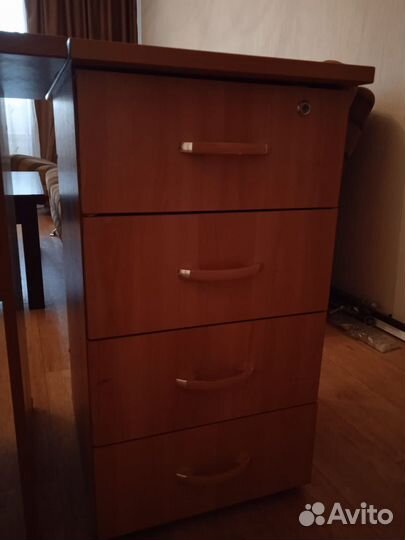 Компьютерный стол