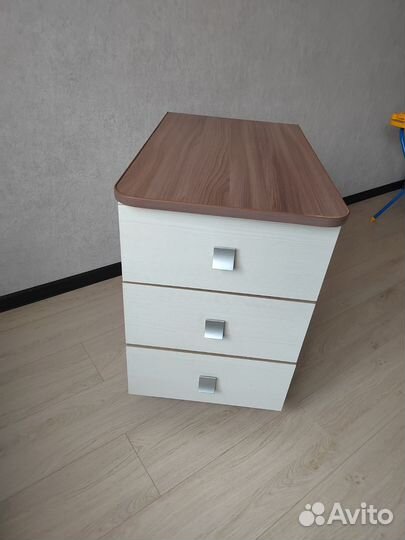 Детская кроватка с тумбочкой