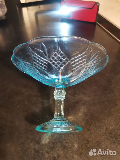 Ваза на ножке