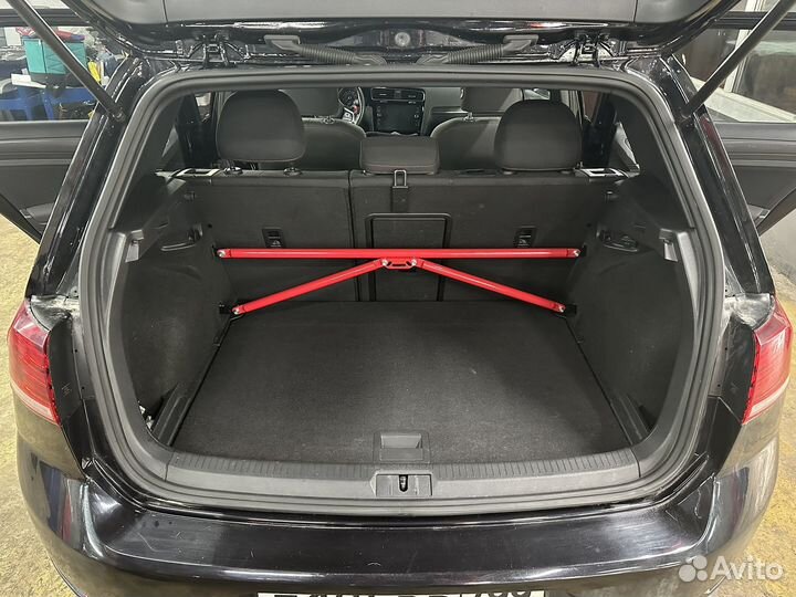 Распорка в багажник Octavia RS Golf GTI Audi rs3