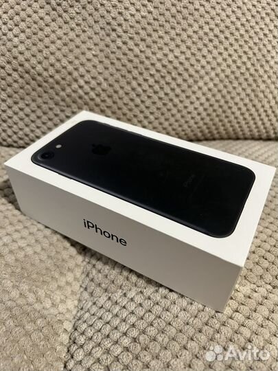 Телефон iPhone 7