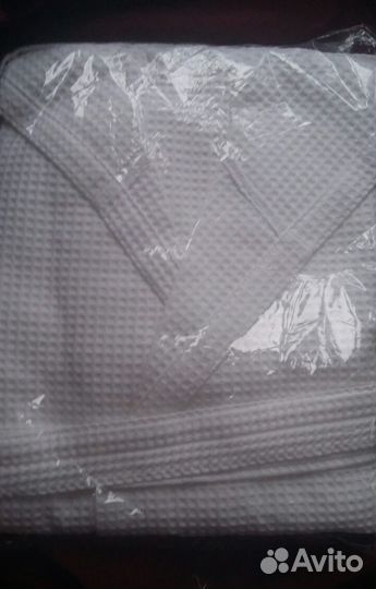 Новые халаты вафельные с капюшоном