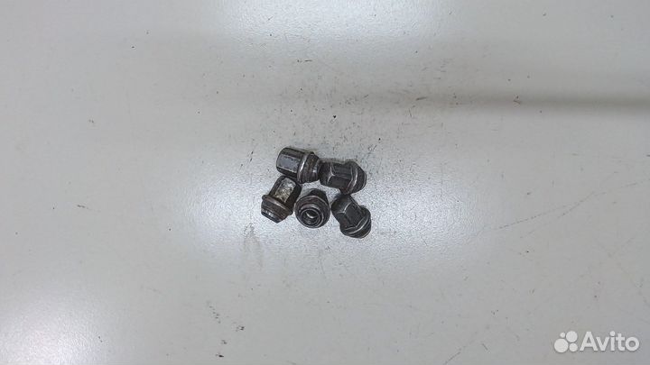 Гайка колесная Saturn VUE, 2008