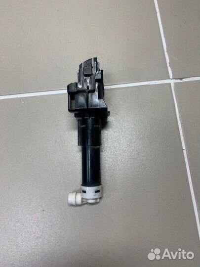 Форсунка омывателя фар правая Toyota Rav4 XA40