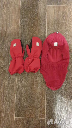 Детская шапка и варежки Reima