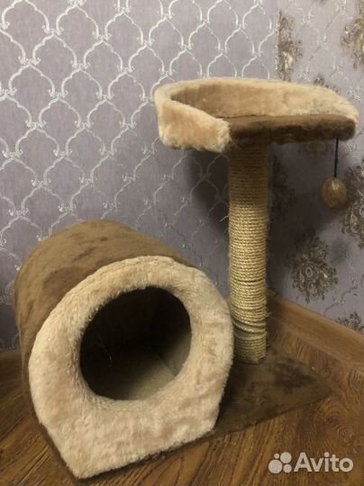 Кошачий домик с когтеточкой