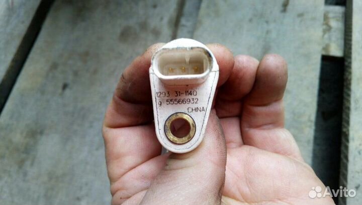 Датчик положения распредвала Opel Astra J 68