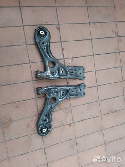 Рычаги передние skoda rapid