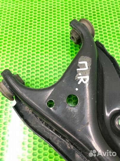 Рычаг подвески нижний передний правый Renault