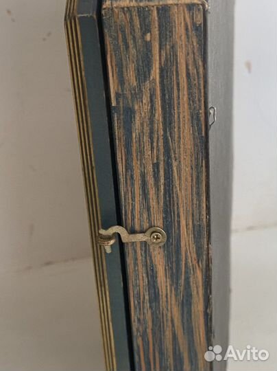 Витрина с винтажной парфюмерией