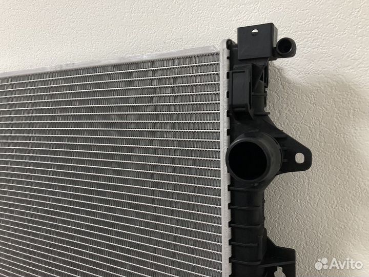 Радиатор охлаждения Форд Фокус 3