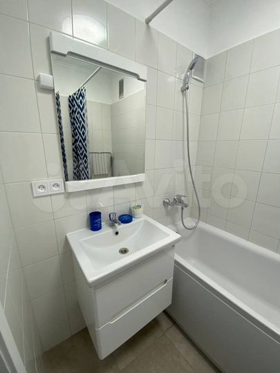 2-к. квартира, 54 м², 2/4 эт.