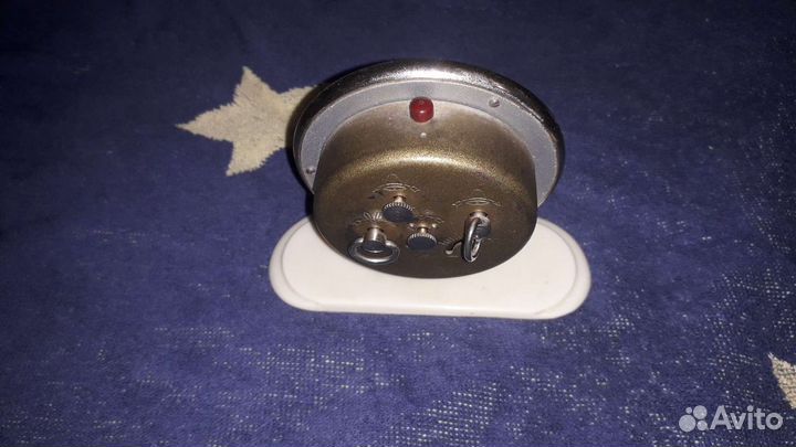 Часы (будильник) настольные СССР