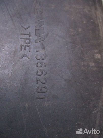 Коврик верхний левой ниши Scania 1366291