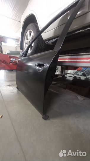 Дверь передняя левая Renault Duster рено дастер