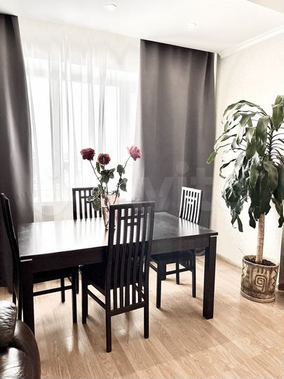 4-к. квартира, 117 м², 9/10 эт.