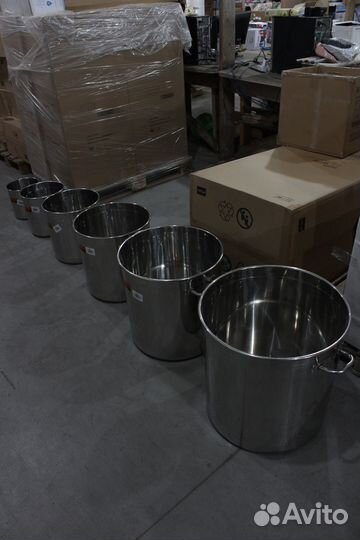 Бак для воды с крышкой