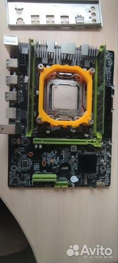 Материнская плата с процессором