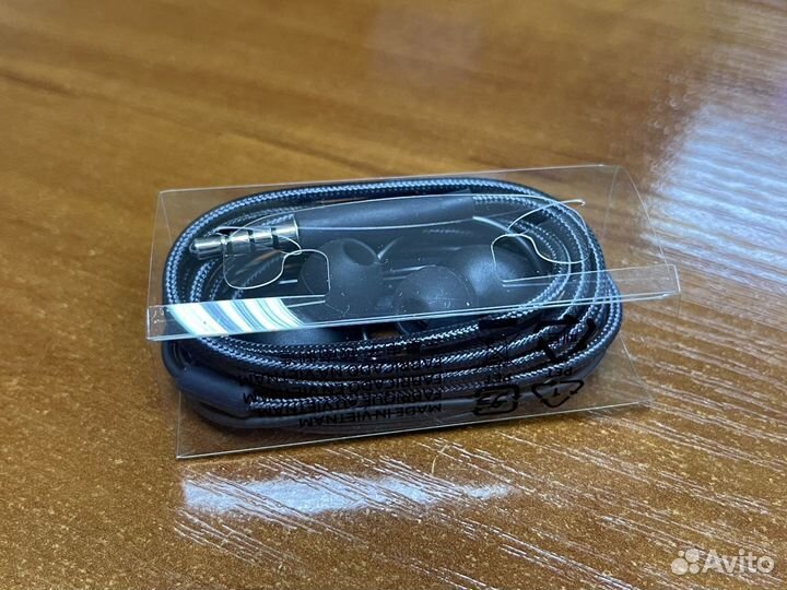 Оригинальные наушники Samsung AKG новые