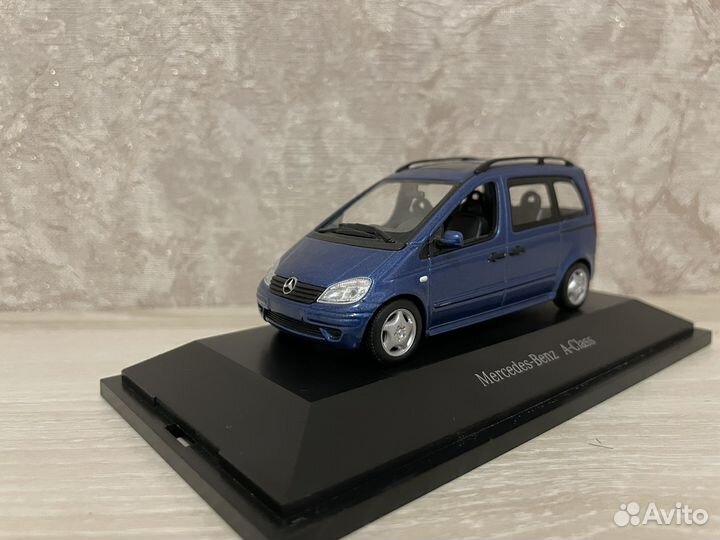Mercedes-Benz Vaneo Minichamps 1:43