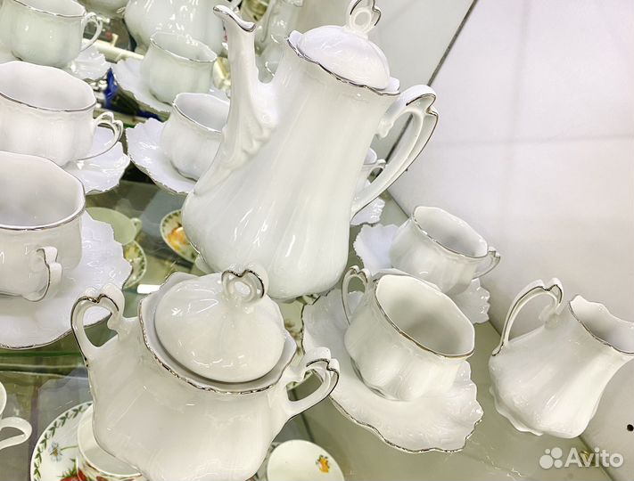 Фарфоровый чайный сервиз