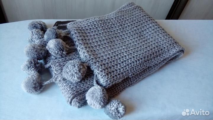 2 цвета. Длинный теплый шарф с помпонами #1