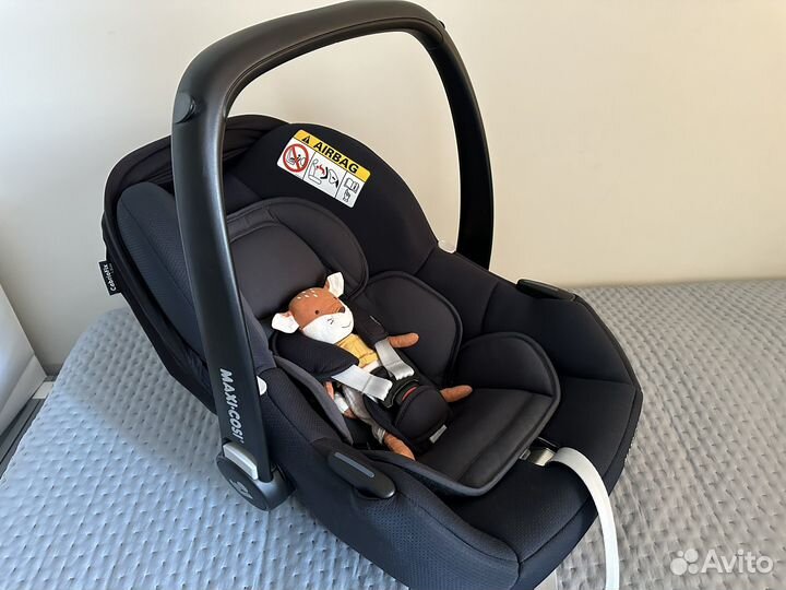 Автолюлька maxi cosi cabriofix i-size + FamilyFix