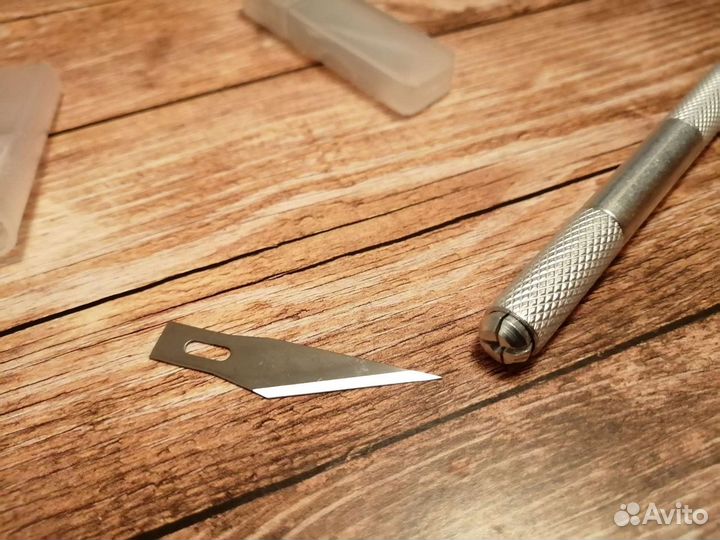 Нож для моделиста со сменными лезвиями, новый