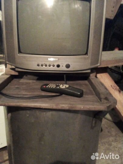 Цв. телевизор Samsung + бак из нержавейки