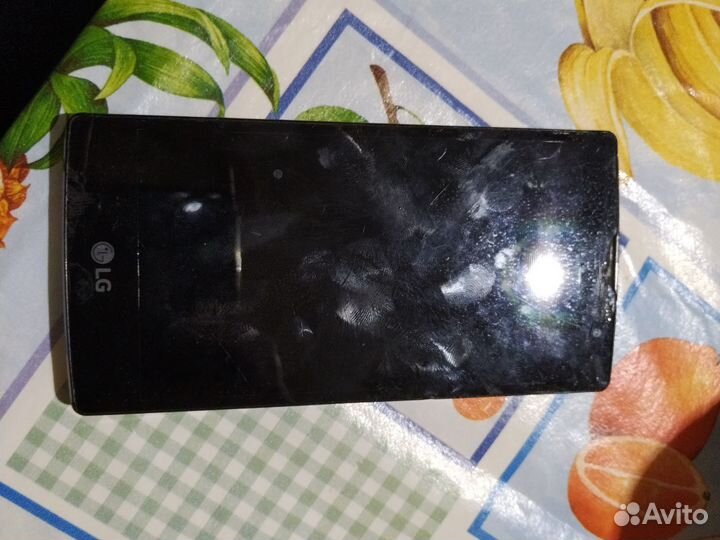 Телефон LG