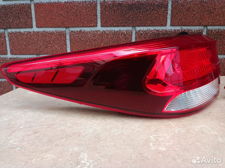 Фонарь задний наружный Киа Рио 4 KIA RIO оригинал