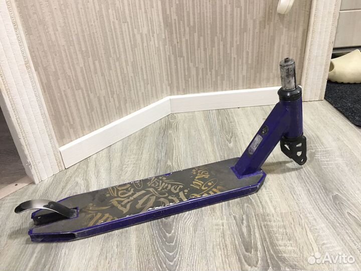 Дека на трюковой самокат