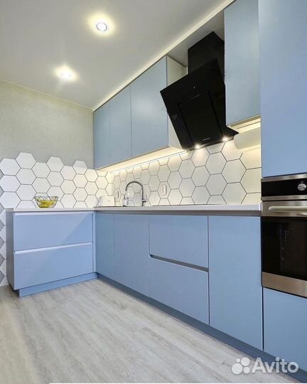 Кухонный гарнитур на заказ в дом в Курсавке