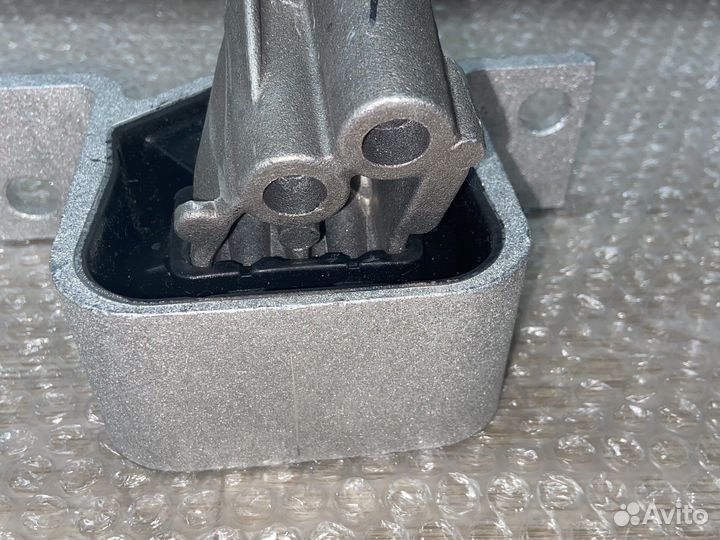 Опоры двигателя Веста 3 штуки