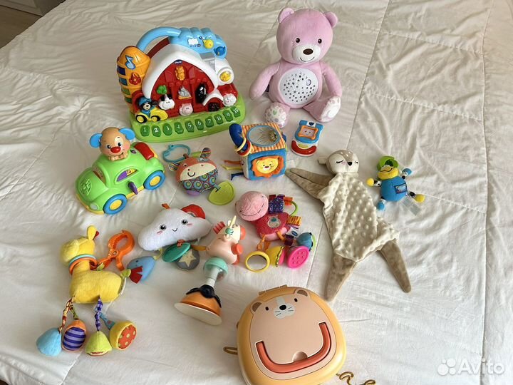 Развивающие игрушки погремушки от 0
