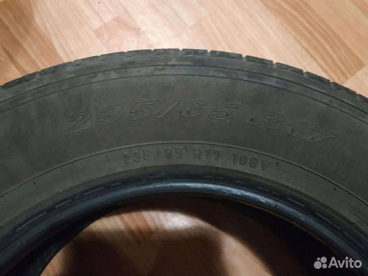 Pirelli Carrier 235/65 R17