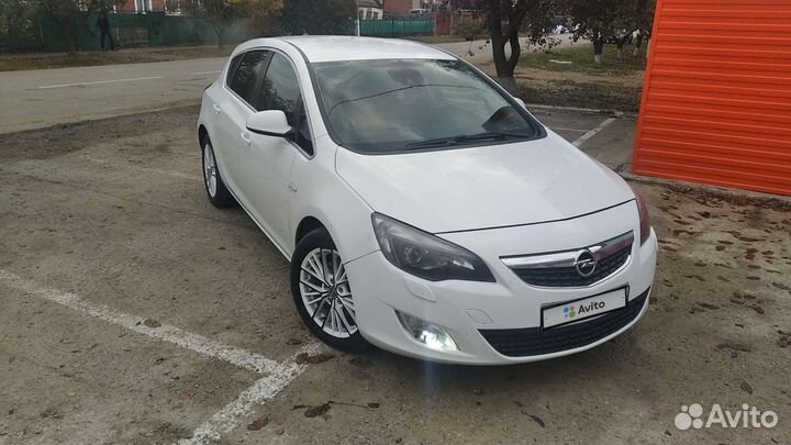 Opel Astra 1.6 AT, 2011, 260 000 км