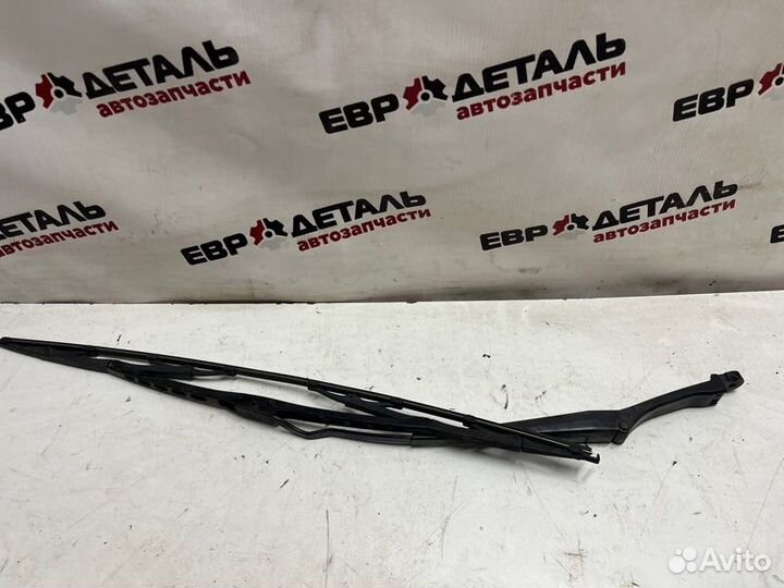 Дворник лобового стекла левый Volkswagen Passat B3