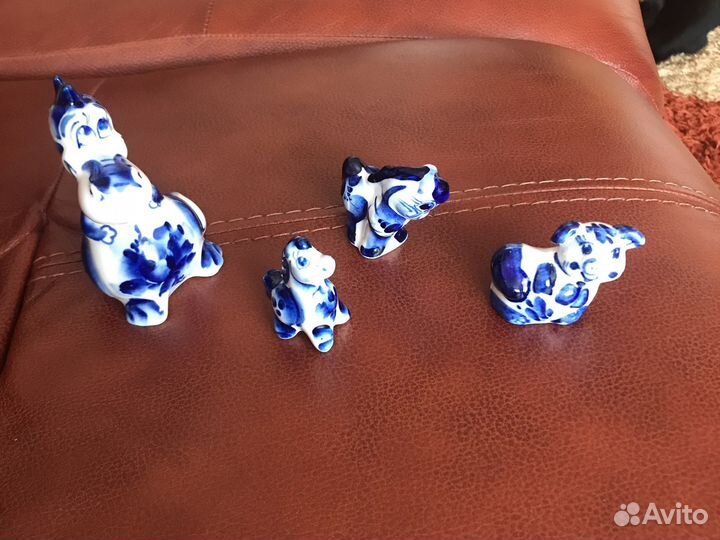 Фарфоровые фигурки гжель
