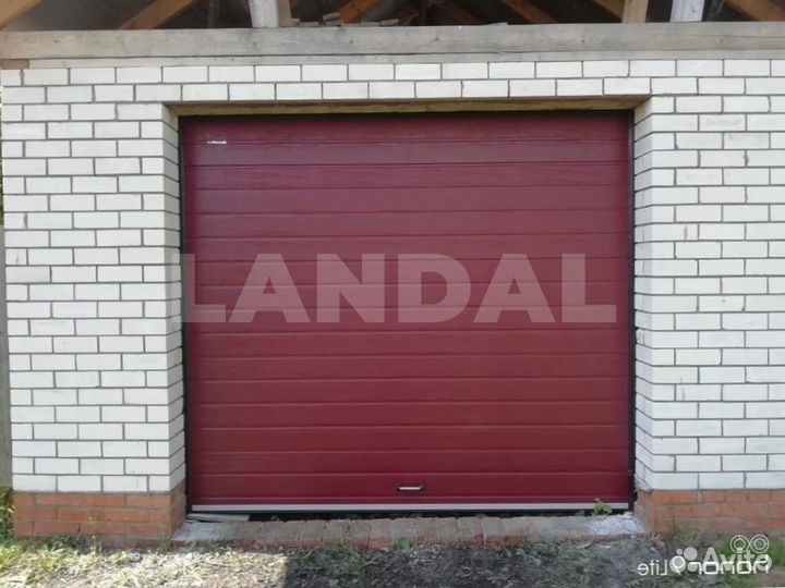 Секционные ворота