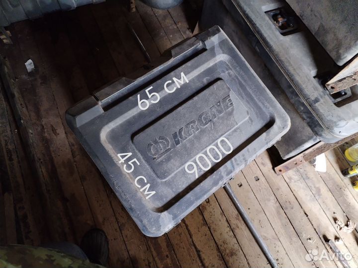 Инструментальный ящик для полуприцепа